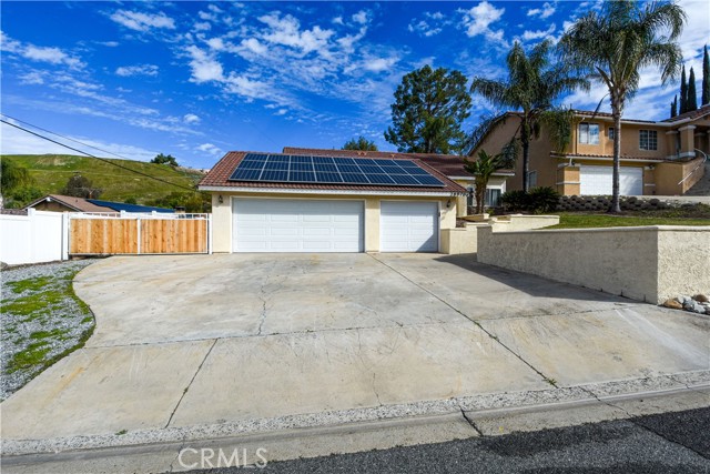 Detail Gallery Image 2 of 32 For 28970 Vacation, Canyon Lake,  CA 92587 - 4 Beds | 2 Baths