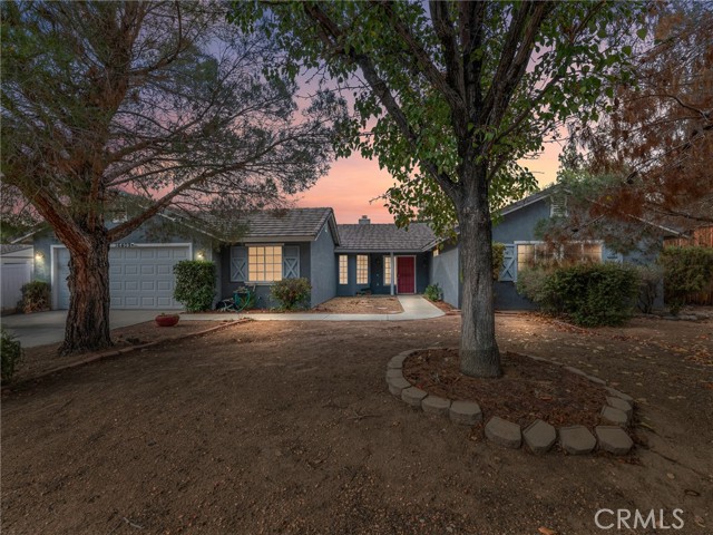 16409 Pauhaska Court, Apple Valley CA: https://media.crmls.org/medias/a559907c-f319-4d6f-91d7-6660e9c25b1a.jpg