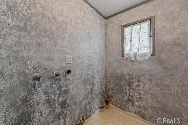 Detail Gallery Image 21 of 38 For 16412 Bixler Ave, Paramount,  CA 90723 - 2 Beds | 1 Baths