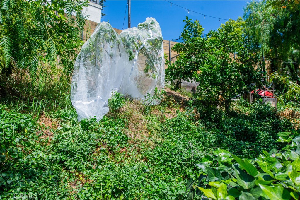 https://media.crmls.org/medias/a559aead-e3e9-4cec-8560-532a69c6f5ca.jpg?preset=X-Large
