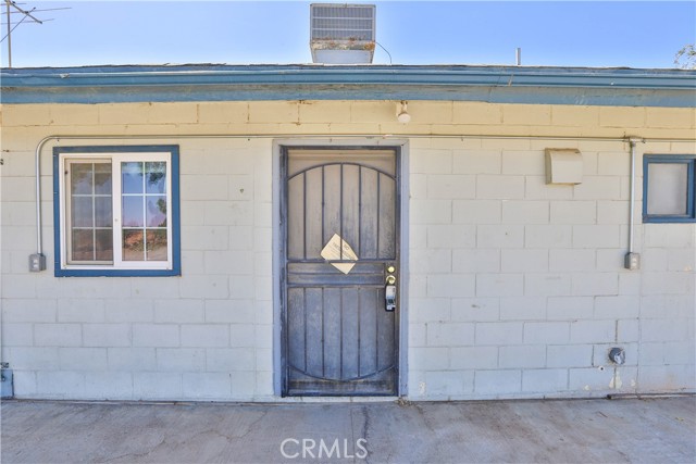 Detail Gallery Image 2 of 45 For 10888 Phelan Rd., Oak Hills,  CA 92344 - 1 Beds | 1 Baths