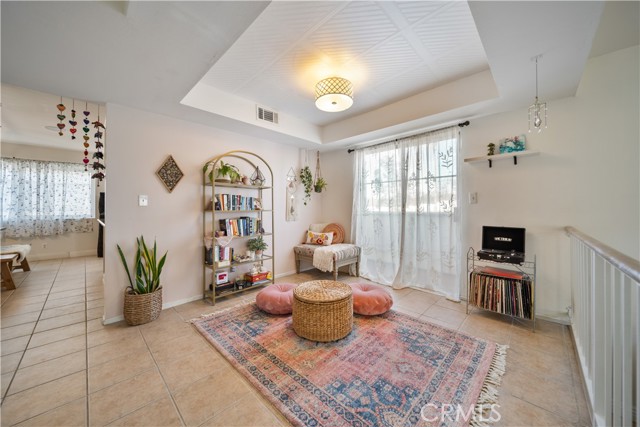 Detail Gallery Image 12 of 47 For 19950 Sherman Way Unit a a,  Winnetka,  CA 91306 - 3 Beds | 4 Baths