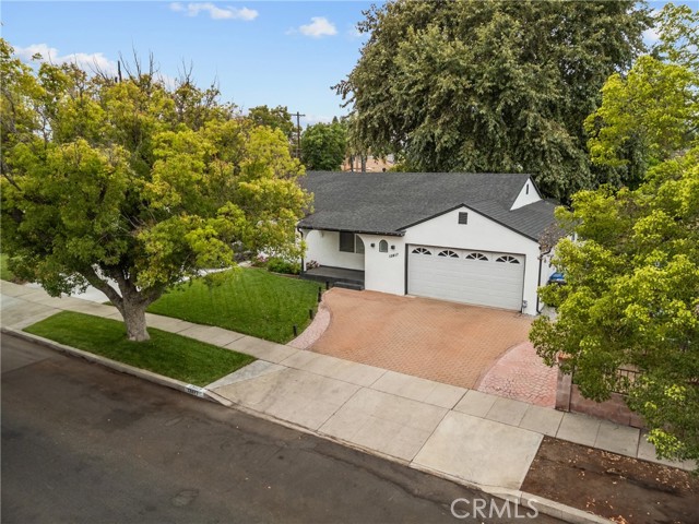 13817 Bromwich Street, Arleta CA: https://media.crmls.org/medias/a55b2650-2d73-419b-8343-1e59ce9f0138.jpg