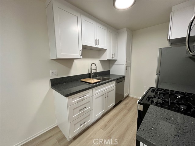 Detail Gallery Image 6 of 12 For 1658 Colby #3,  Los Angeles,  CA 90025 - 0 Beds | 1 Baths