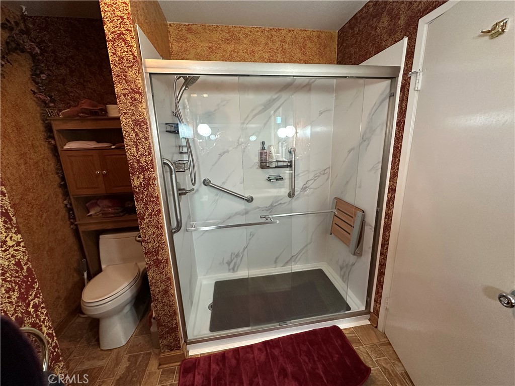 https://media.crmls.org/medias/a55c5f46-f025-4ae5-bb9f-eaea64c950dd.jpg?preset=X-Large