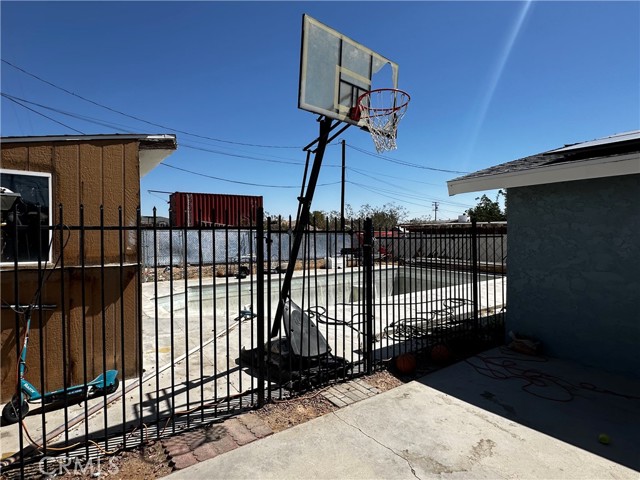 Detail Gallery Image 20 of 21 For 351 Armory Rd, Barstow,  CA 92311 - 4 Beds | 3 Baths