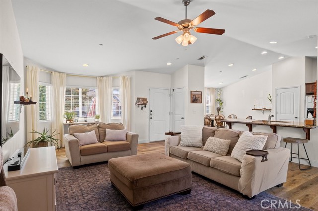 Detail Gallery Image 12 of 50 For 13210 Sunlight Star, Bakersfield,  CA 93314 - 4 Beds | 3 Baths