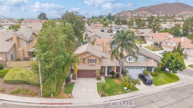 560 Shenandoah Road, Corona CA: https://media.crmls.org/medias/a55cdbd8-40f5-4dca-9fd6-e35fe02c6389.jpg