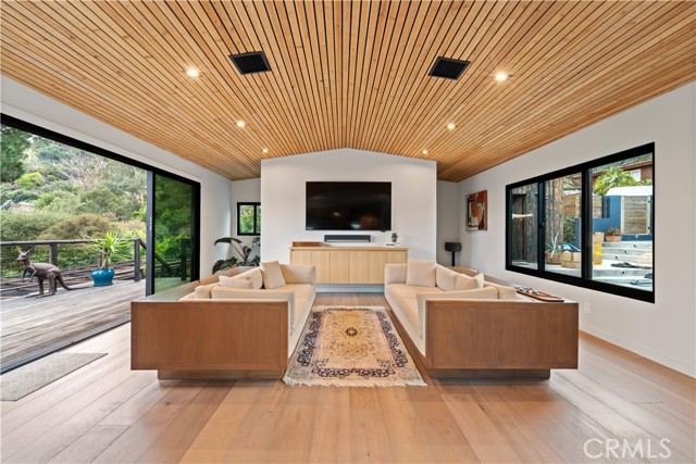 Detail Gallery Image 13 of 56 For 19778 Grand View Dr, Topanga,  CA 90290 - 4 Beds | 4/1 Baths