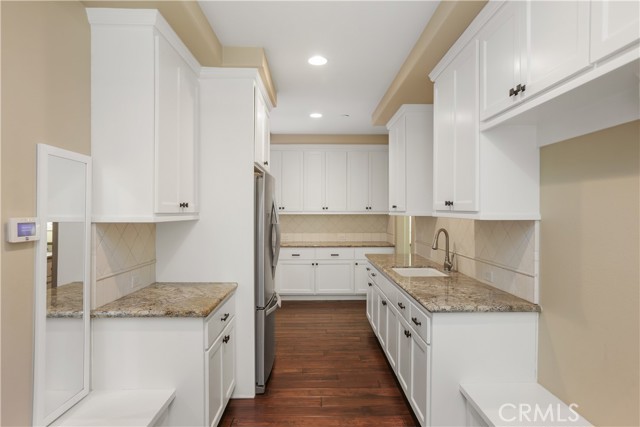 26 Woods Trail, Irvine CA: https://media.crmls.org/medias/a55f5048-e0b3-4bc6-aac6-51b8f3c2d9ef.jpg