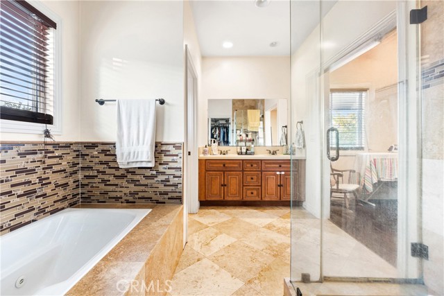 Image 33 of 57 For 11523 Willins