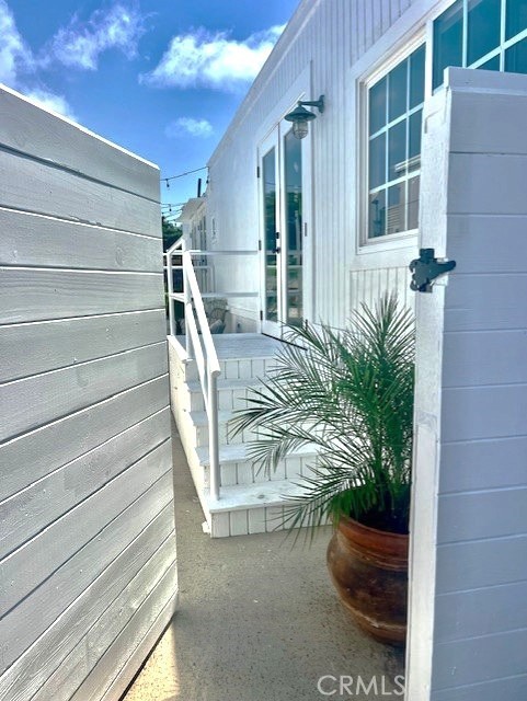 Detail Gallery Image 4 of 28 For 265 Mayflower, Newport Beach,  CA 92660 - 2 Beds | 2 Baths