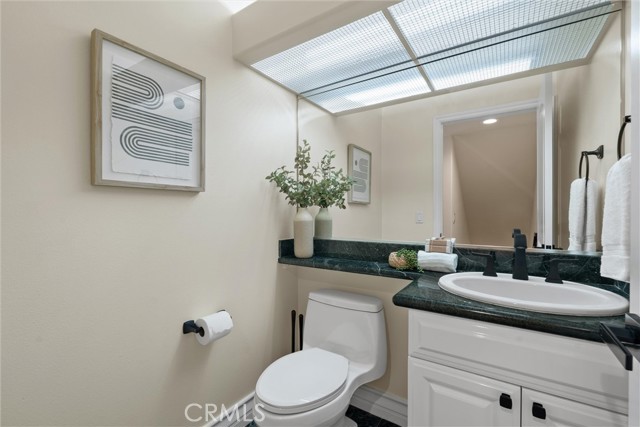 Detail Gallery Image 7 of 45 For 11359 Missouri Ave, Los Angeles,  CA 90025 - 4 Beds | 3/1 Baths