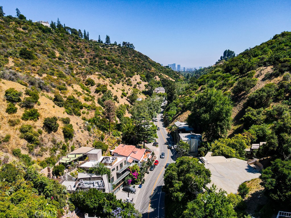 https://media.crmls.org/medias/a5602a3e-bb50-4984-8d61-fc036ad7bf4c.jpg?preset=X-Large