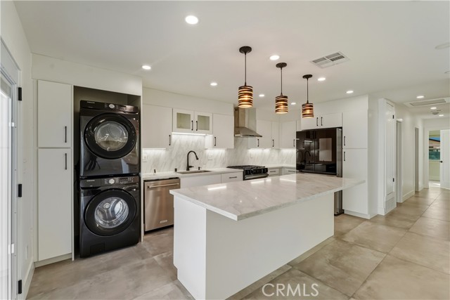 Detail Gallery Image 12 of 36 For 22255 Wyandotte, Canoga Park,  CA 91303 - 3 Beds | 2 Baths