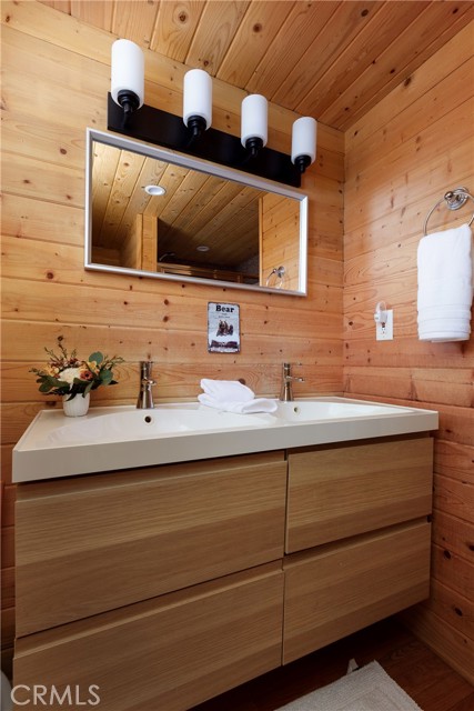 Detail Gallery Image 17 of 34 For 422 Pyramid, Lake Arrowhead,  CA 92352 - 3 Beds | 2 Baths