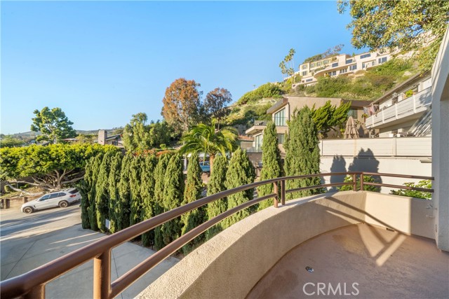 Detail Gallery Image 14 of 26 For 352 Y Place #B,  Laguna Beach,  CA 92651 - 2 Beds | 1/1 Baths