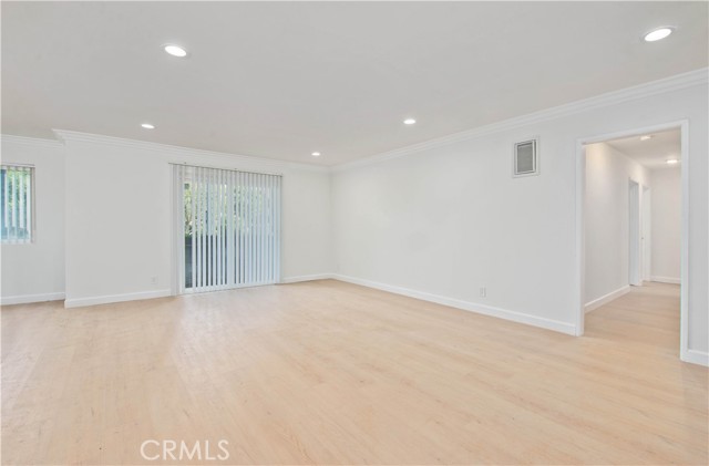 Detail Gallery Image 8 of 25 For 5415 Newcastle Ave #18,  Encino,  CA 91316 - 3 Beds | 2 Baths