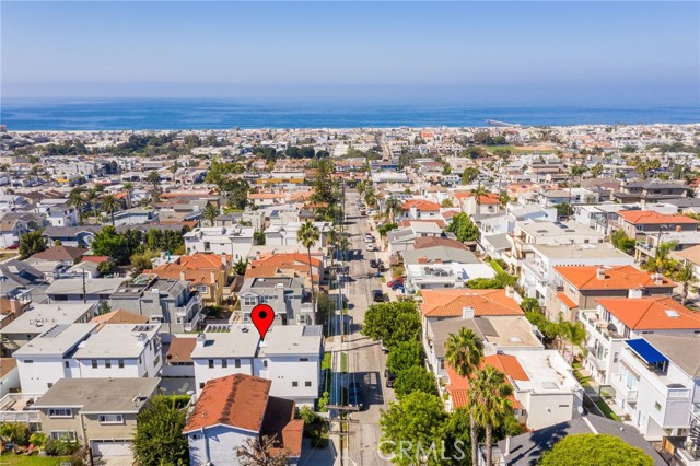 1072 7th Street, Hermosa Beach, California 90254, 4 Bedrooms Bedrooms, ,4 BathroomsBathrooms,Residential,Sold,7th,SB22215429