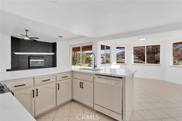 Detail Gallery Image 17 of 71 For 329 Lindero Rd, Pinon Hills,  CA 92372 - 7 Beds | 4 Baths