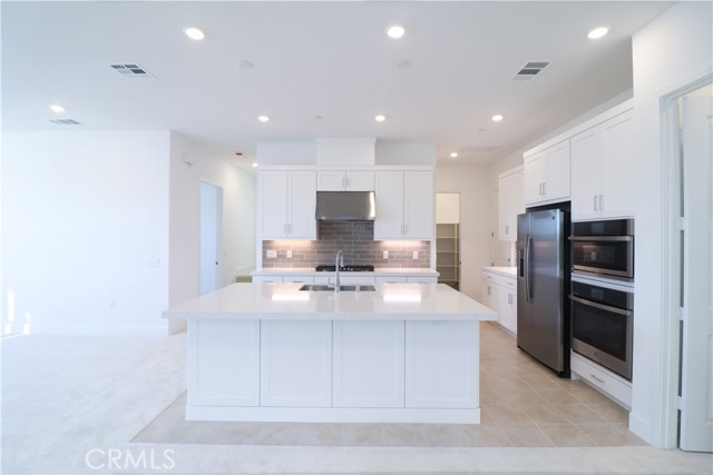 Detail Gallery Image 6 of 29 For 647 Gadwall, Irvine,  CA 92618 - 5 Beds | 4 Baths