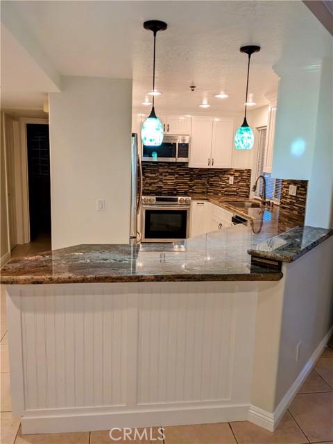 420 Lake Street, Huntington Beach CA: https://media.crmls.org/medias/a5624b8b-b3c0-4c2b-960c-d4677cd96917.jpg