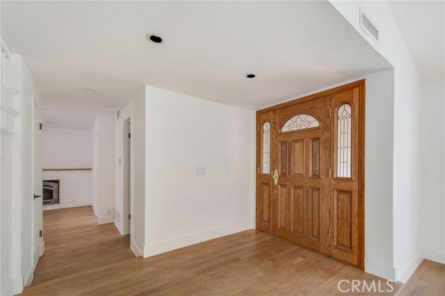 Detail Gallery Image 11 of 28 For 2718 S Griset Pl, Santa Ana,  CA 92704 - 4 Beds | 2/1 Baths