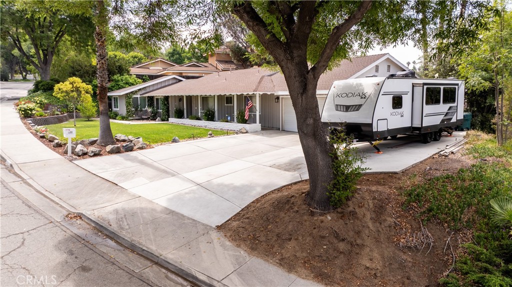 MLS #IV25119781 img 2