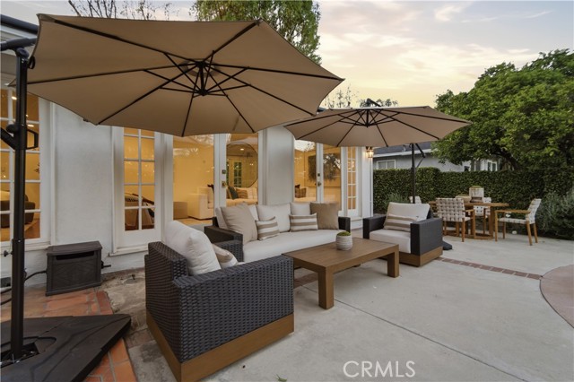 Detail Gallery Image 23 of 35 For 5232 Woodman Ave, Sherman Oaks,  CA 91401 - 3 Beds | 2 Baths