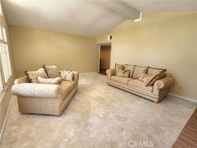 450 Fairway Drive, Palmdale CA: https://media.crmls.org/medias/a5637d94-af36-40cc-b1eb-f1bf4f3ea415.jpg