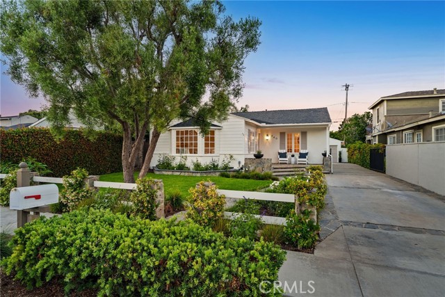 340 Broadway, Costa Mesa CA: https://media.crmls.org/medias/a565021d-7b1b-4d03-b6ec-a5143e8ea1ad.jpg