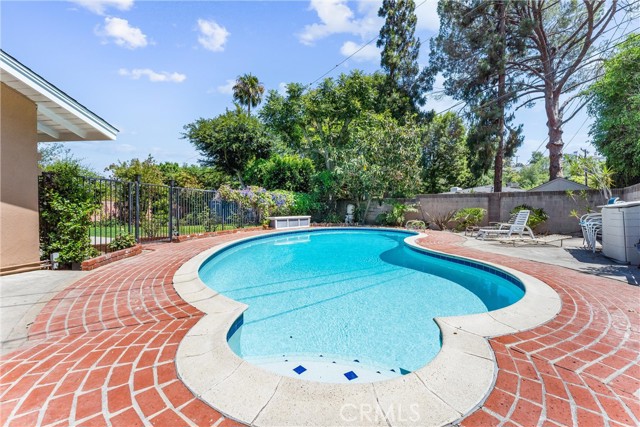 19302 Maynard Way, North Tustin CA: https://media.crmls.org/medias/a5656d20-f28d-4f81-afb5-b7a94a41dace.jpg