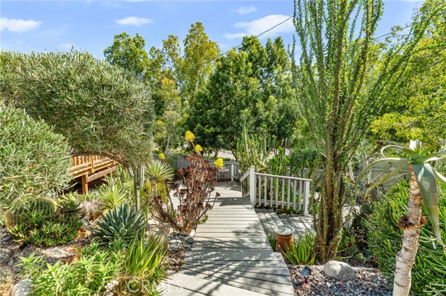 1215 Mira Monte Drive, Redlands CA: https://media.crmls.org/medias/a5661f3a-5258-43c4-94d3-031de03e710f.jpg