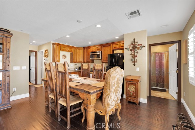 12958 Ranchero Road, Oak Hills CA: https://media.crmls.org/medias/a56823d4-b67e-49a9-82e5-770134f8c20e.jpg