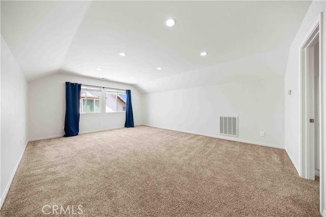 11 Asbury, Irvine CA: https://media.crmls.org/medias/a5689451-64b7-46bc-8e4c-94802641e2a6.jpg
