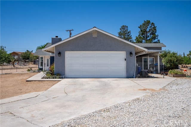 Detail Gallery Image 3 of 40 For 10932 Choiceana Ave, Hesperia,  CA 92345 - 4 Beds | 2 Baths