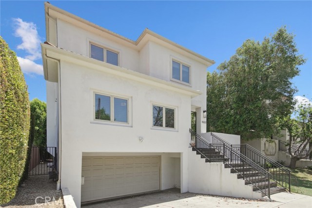 Detail Gallery Image 1 of 35 For 4322 Alcove Ave, Studio City,  CA 91604 - 5 Beds | 5 Baths