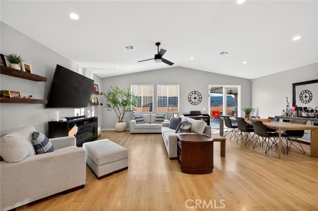 Detail Gallery Image 13 of 59 For 28307 Harvest Gold Ct, Menifee,  CA 92584 - 4 Beds | 3 Baths