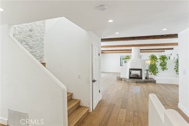 Detail Gallery Image 10 of 49 For 25650 Timpangos Dr, Calabasas,  CA 91302 - 5 Beds | 4/1 Baths