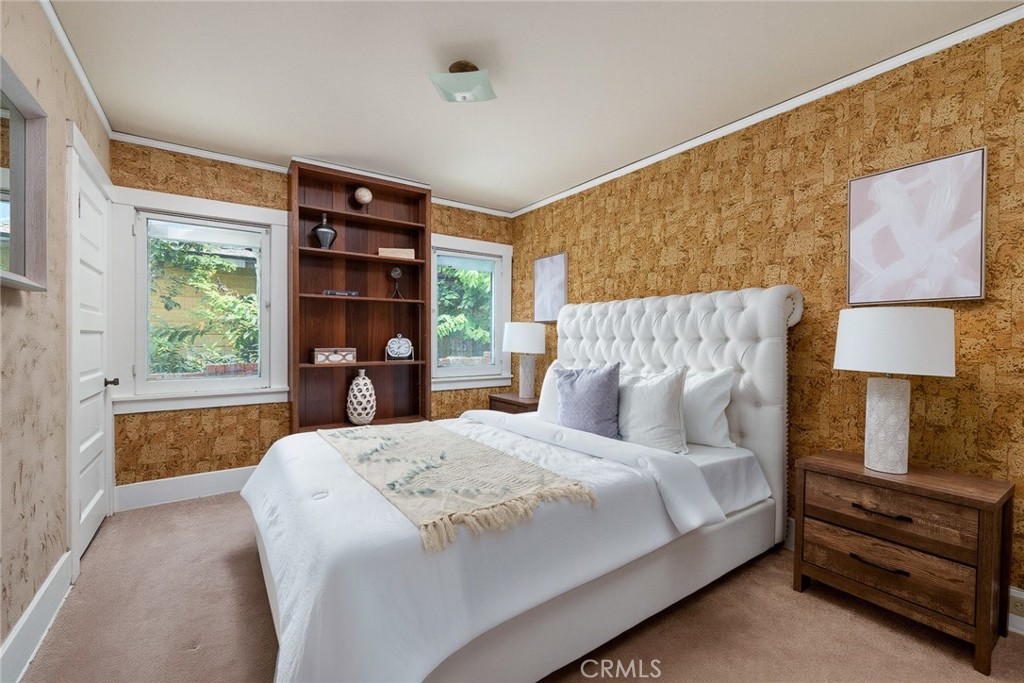 https://media.crmls.org/medias/a56a40c1-55b8-40e8-8819-ea39123a33db.jpg?preset=X-Large