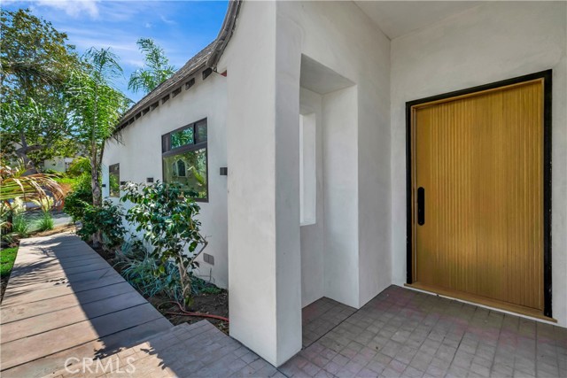 Detail Gallery Image 20 of 72 For 1145 S Longwood, Los Angeles,  CA 90019 - 4 Beds | 3 Baths