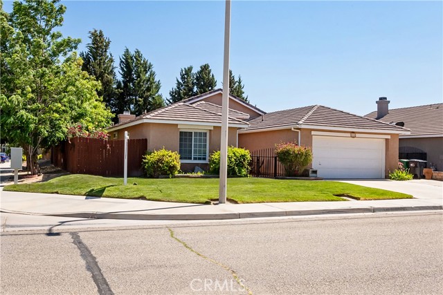 Detail Gallery Image 3 of 46 For 6310 Treehaven Ct, Lancaster,  CA 93536 - 4 Beds | 2 Baths