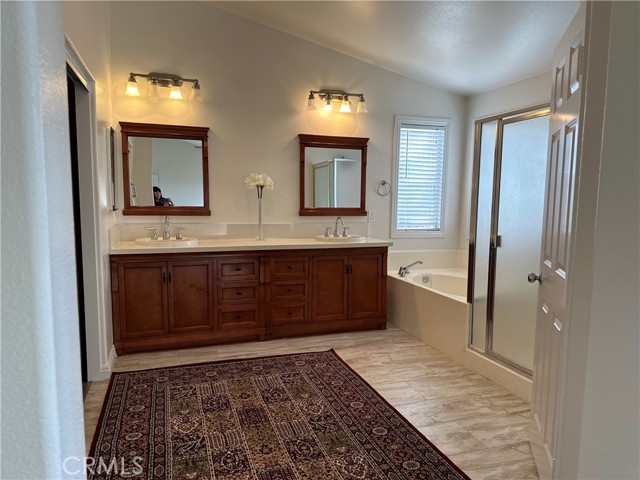 7297 Cobble Creek Drive, Eastvale CA: https://media.crmls.org/medias/a56b5737-3acb-4ea2-baa0-f849e1e7169f.jpg