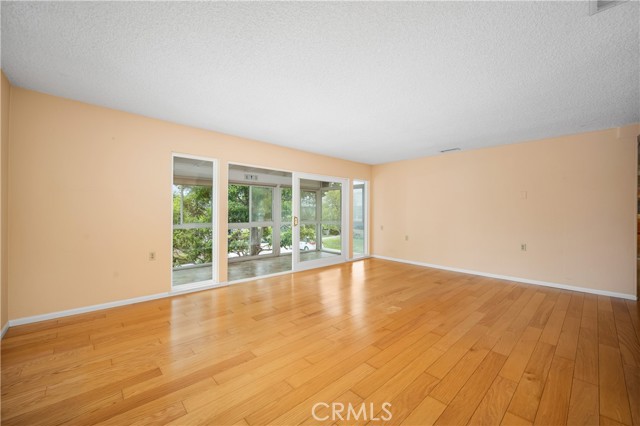 Detail Gallery Image 6 of 35 For 1980 Mckinney Way 13p,  Seal Beach,  CA 90740 - 2 Beds | 2 Baths