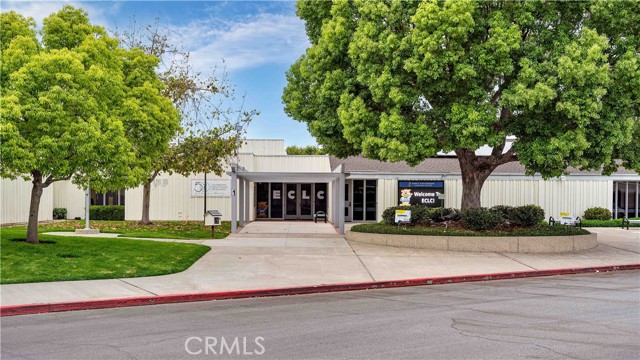15061 Glass Circle, Irvine CA: https://media.crmls.org/medias/a56c26d3-eed4-4bce-8a95-1ca152355308.jpg