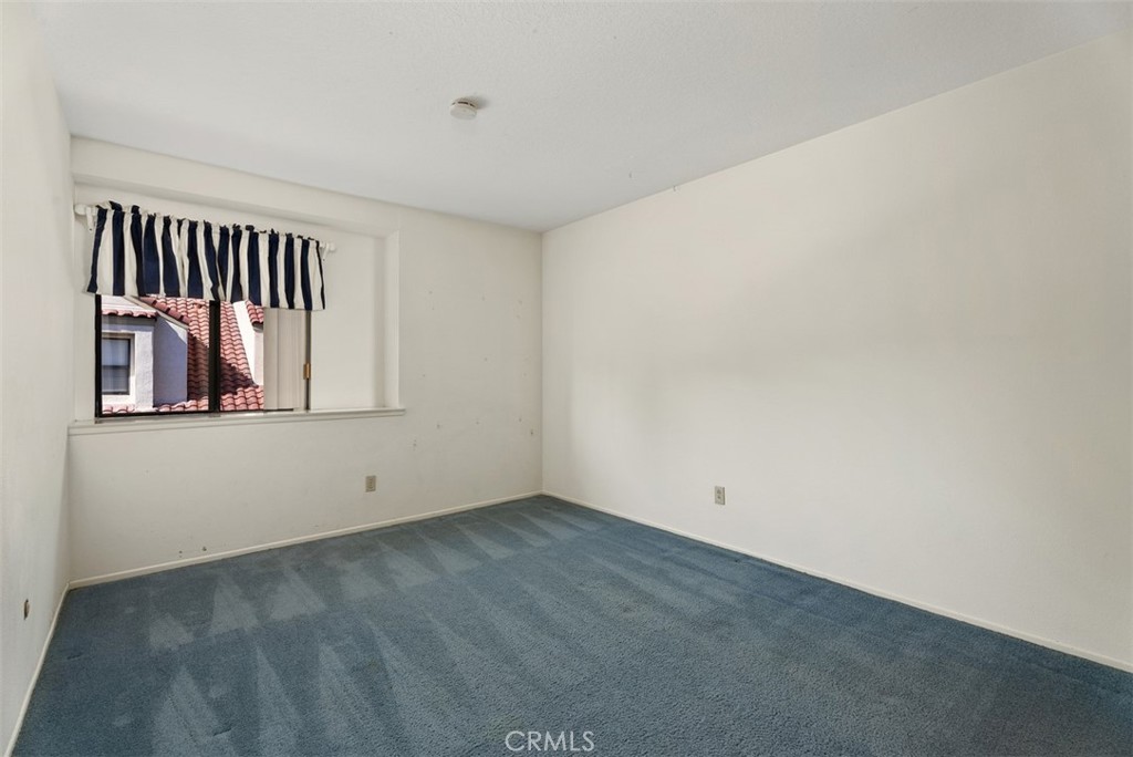 https://media.crmls.org/medias/a56c29f8-9325-4b5f-96b8-0000c895a205.jpg?preset=X-Large