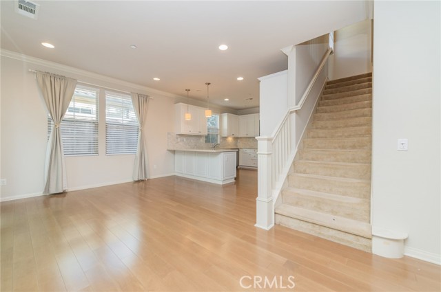 Detail Gallery Image 6 of 29 For 183 Bright Poppy, Irvine,  CA 92618 - 4 Beds | 3 Baths