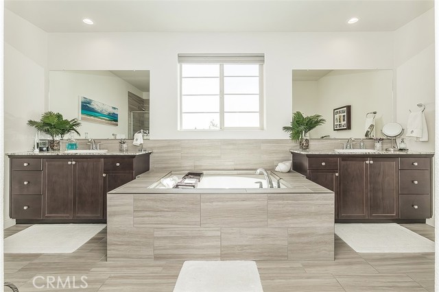 Image 32 of 75 For 877 Treasure Hills