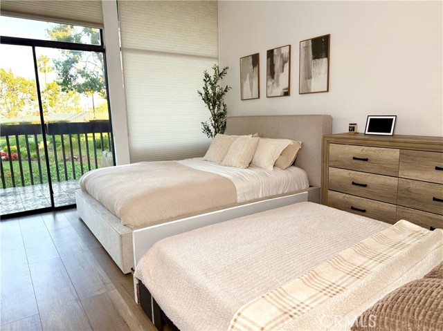 Detail Gallery Image 7 of 13 For 9116 Marina Pacifica Dr, Long Beach,  CA 90803 - 0 Beds | 1 Baths