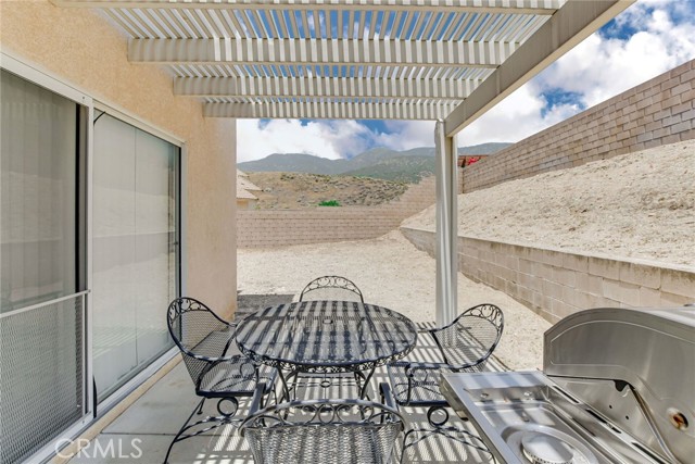 5575 Osborne Court, San Bernardino CA: https://media.crmls.org/medias/a56db3ea-0a6d-4e44-86b3-3accb946e96c.jpg